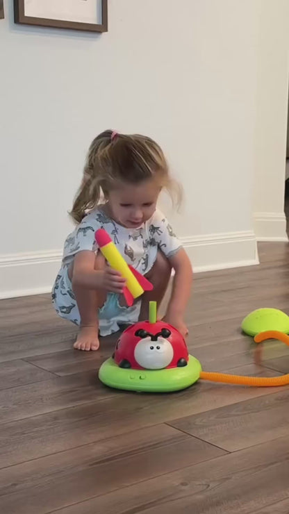 Joaninha Multifuncional – Brinquedo de Pular e Lançador de Foguetes